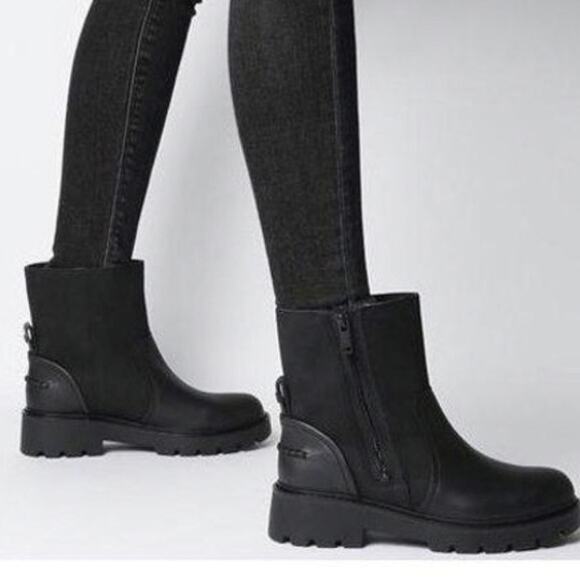 NWT Ugg Polk Lug Sole Moto Boots Black Leather Size 8 - Picture 5 of 13